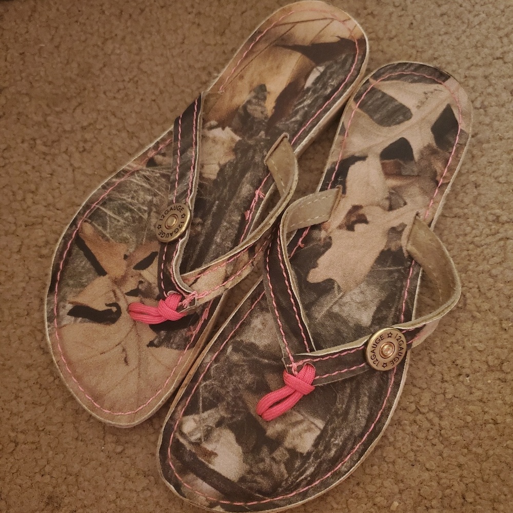 Womens Camo Flip Flops